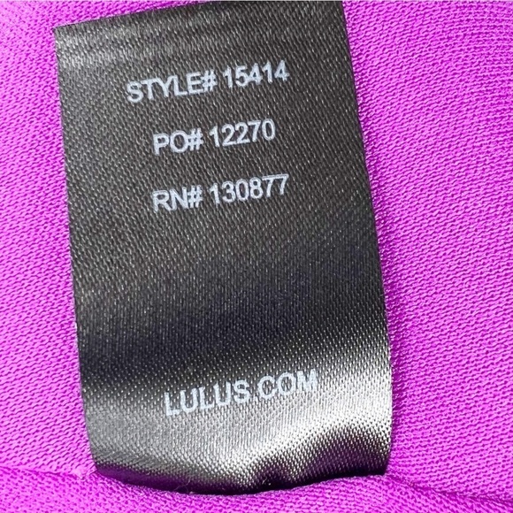 ✅ Lulu’s Magenta-Cross Back Dress SIZE MEDIUM - Picture 7 of 7